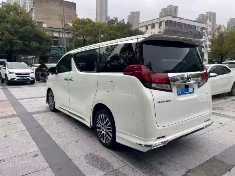 南通18年丰田埃尔法7