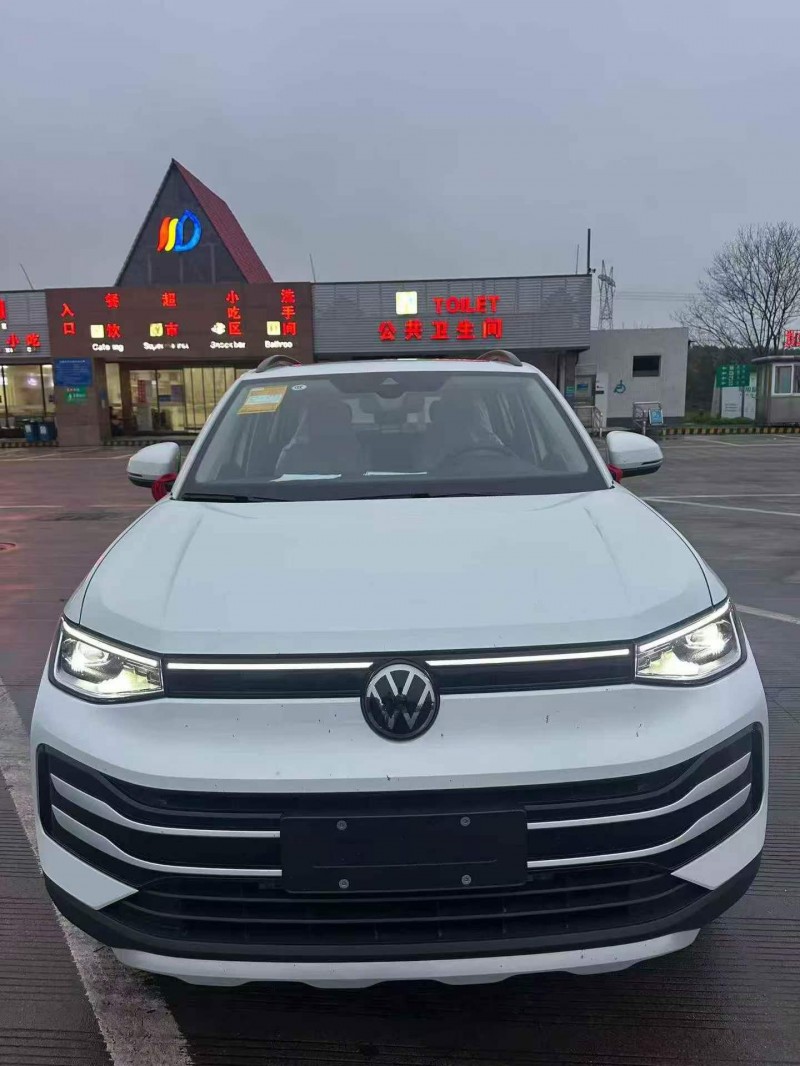 常德26年大众途锐1