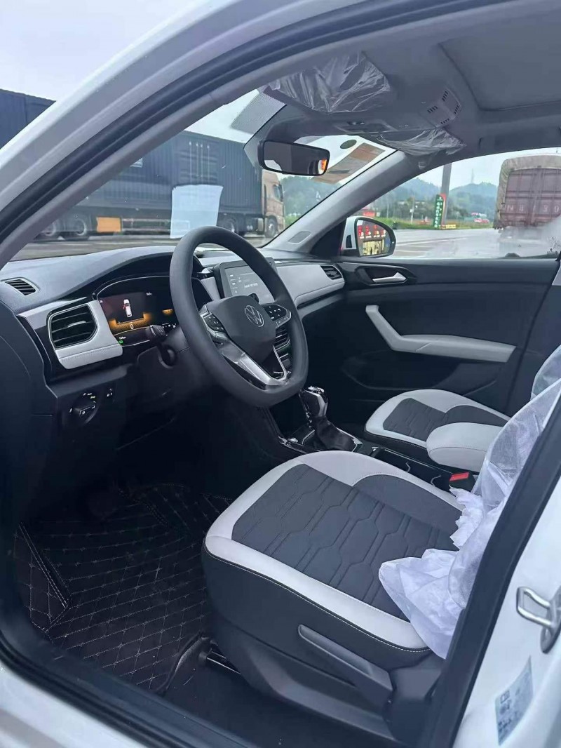 常德26年大众途锐4