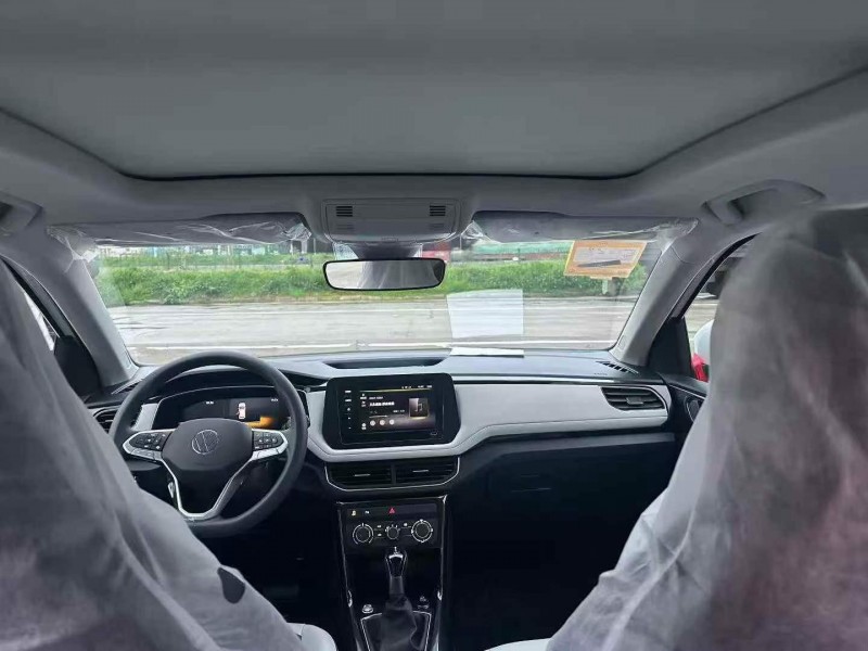 常德26年大众途锐5