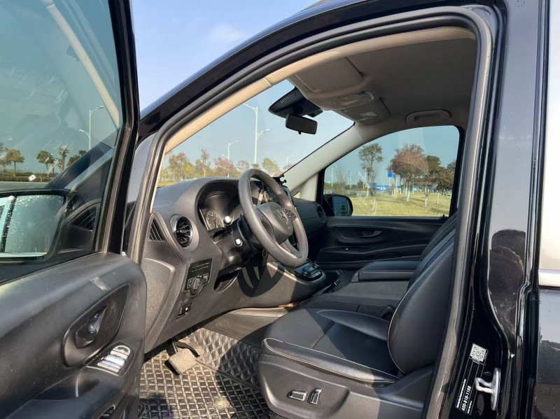 盐城22年奔驰威霆2