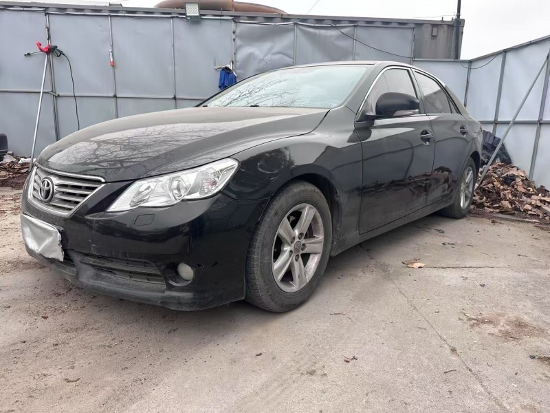 青岛11年丰田锐志2