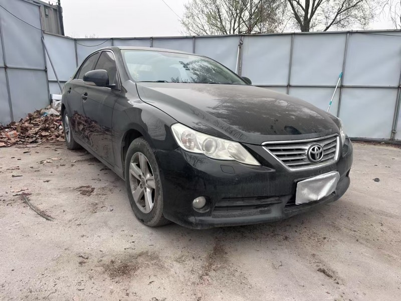 青岛11年丰田锐志3