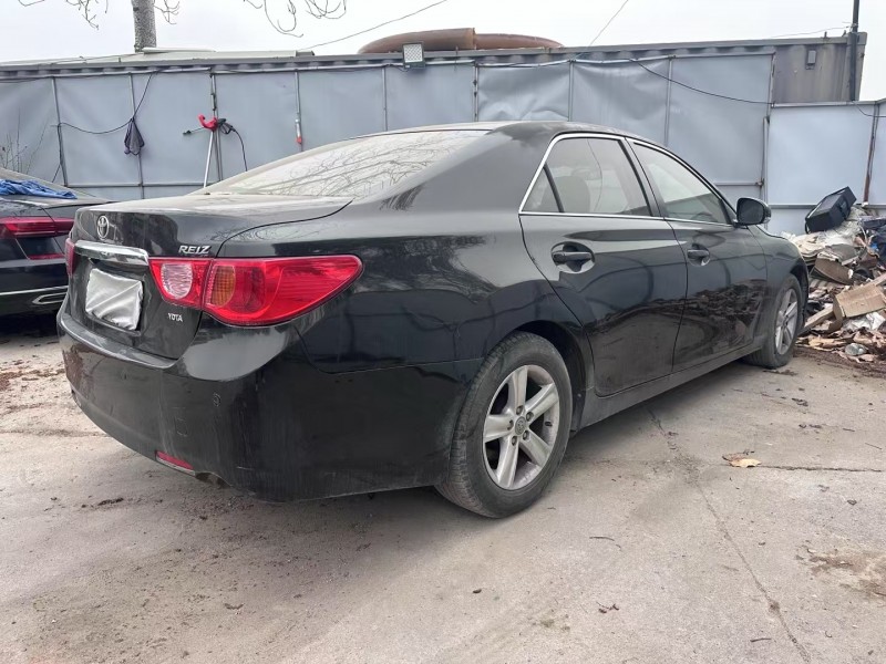 青岛11年丰田锐志7