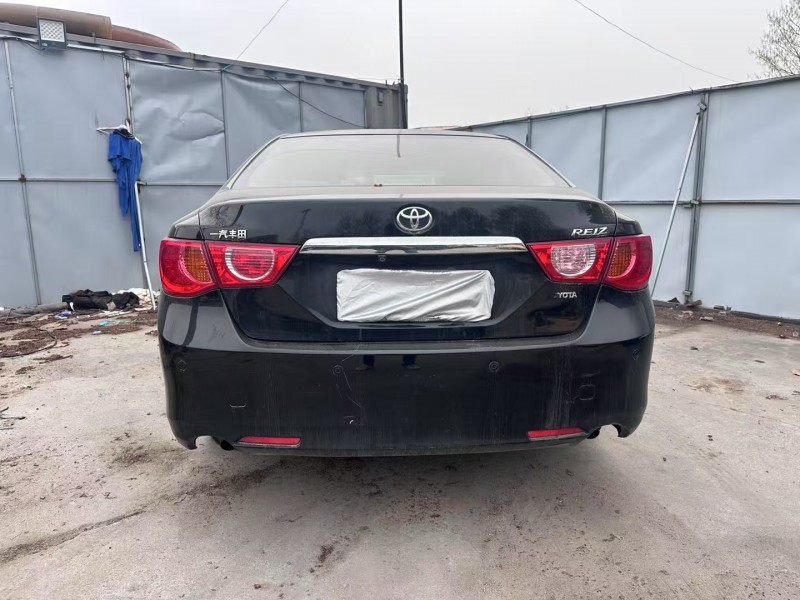 青岛11年丰田锐志8