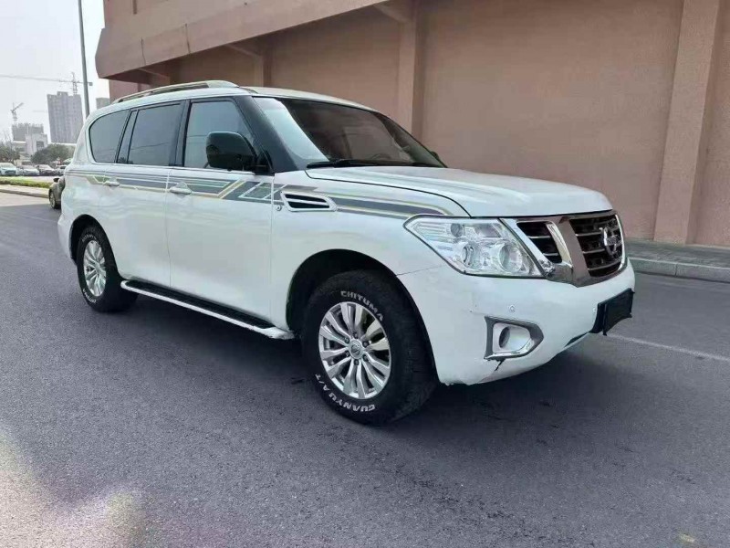 东营18年日产途乐3