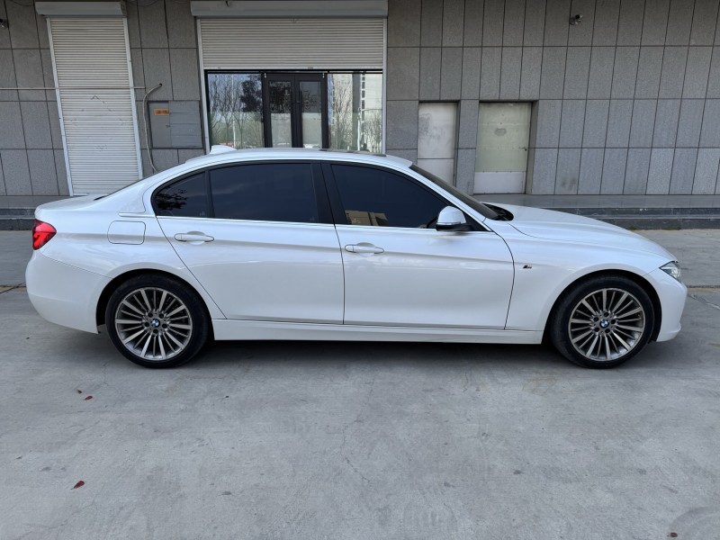 济宁19年宝马3系7