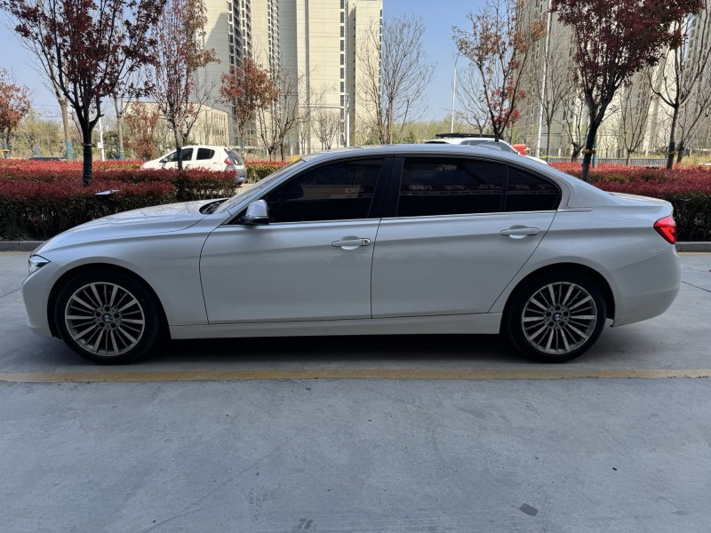 济宁19年宝马3系8
