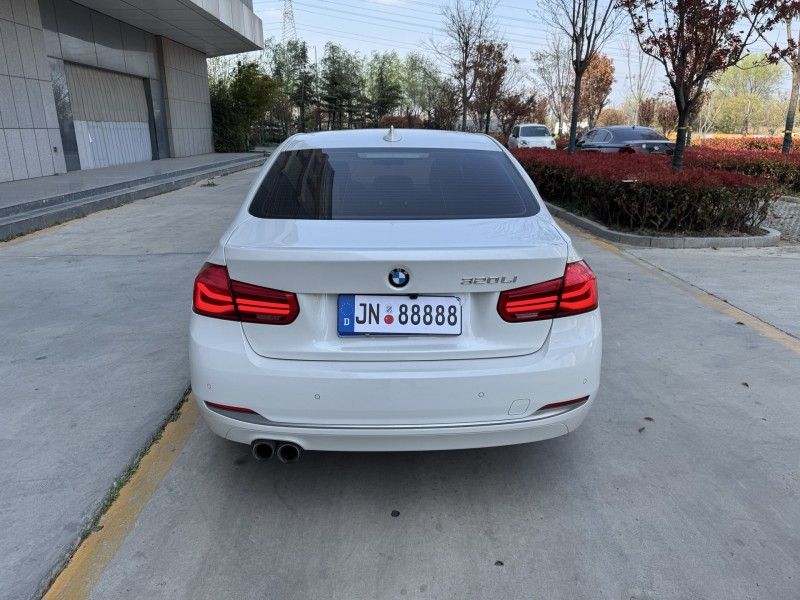 济宁19年宝马3系9