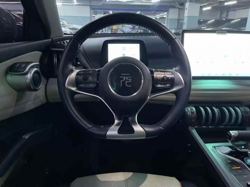 广州22年比亚迪元5