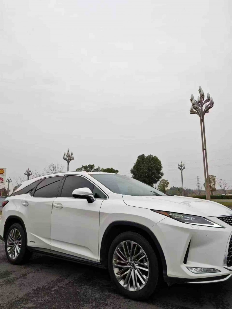 泸州20年雷克萨斯NX2