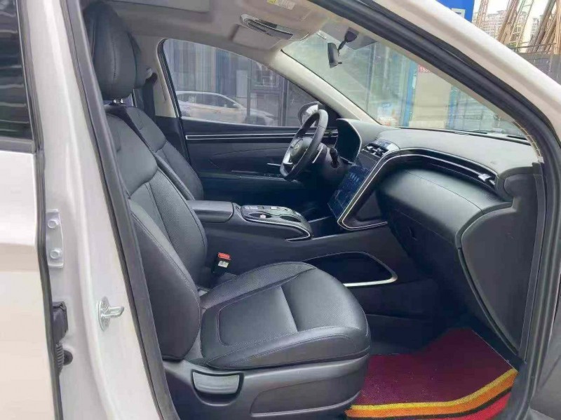 南宁23年现代途胜6