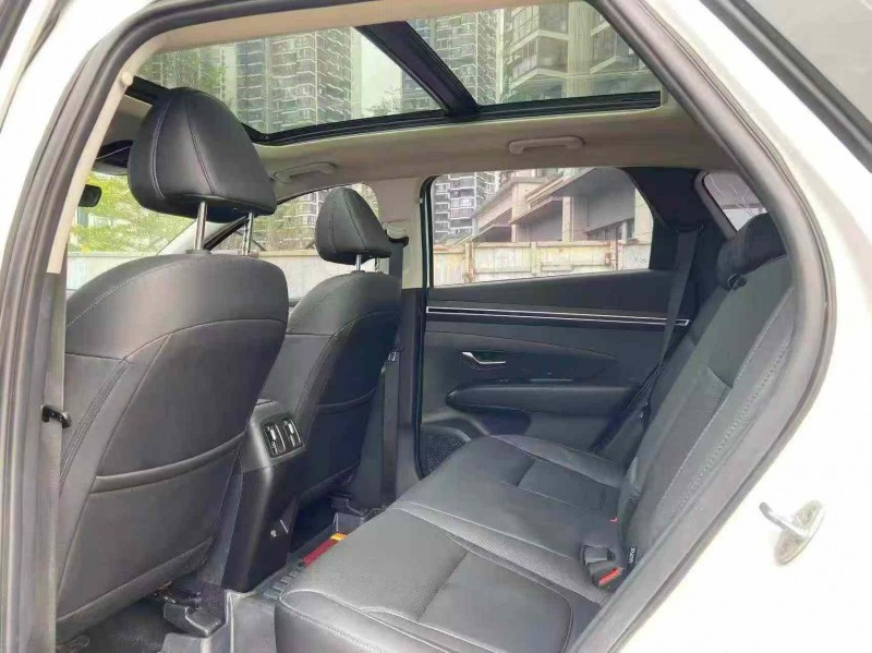 南宁23年现代途胜7