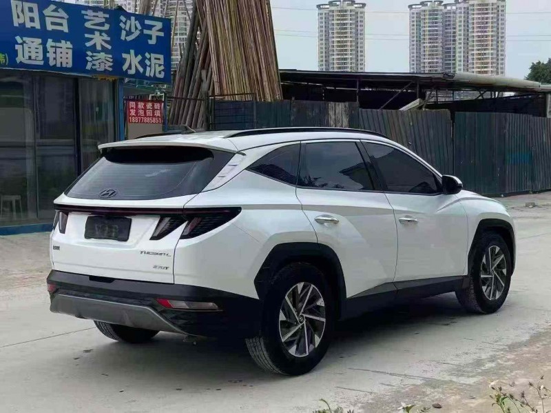 南宁23年现代途胜8