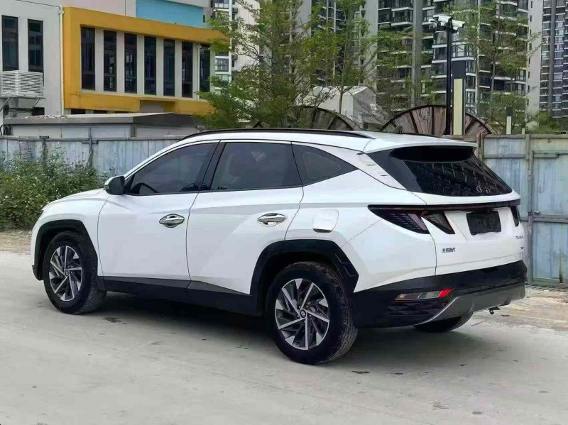 南宁23年现代途胜9