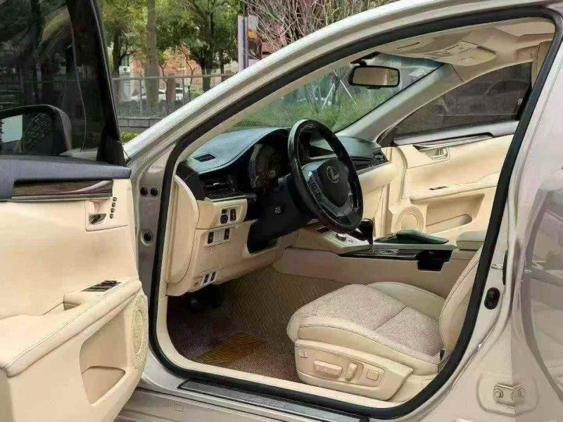 广州13年雷克萨斯ES3