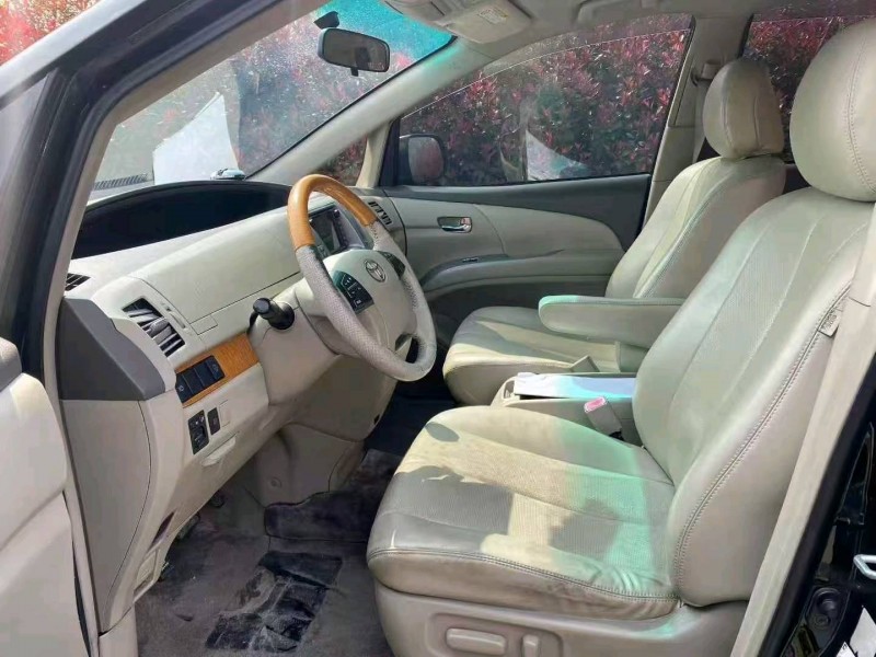 武汉10年丰田普瑞维亚8