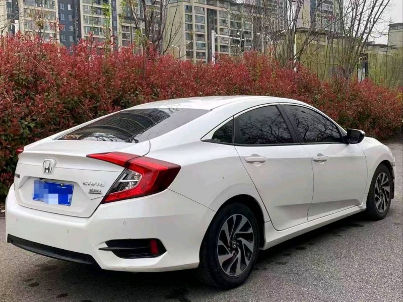 武汉18年本田思域5