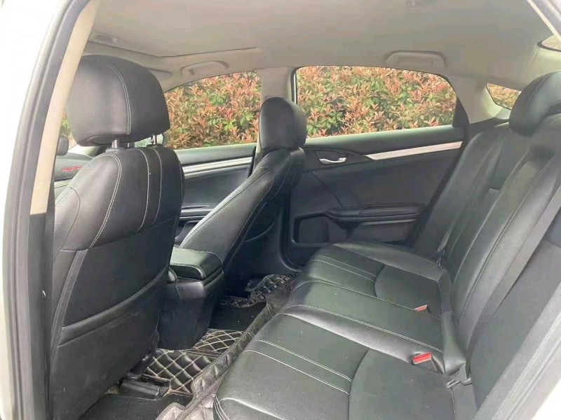 武汉18年本田思域8