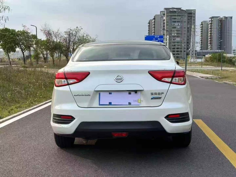 漳州19年日产蓝鸟8