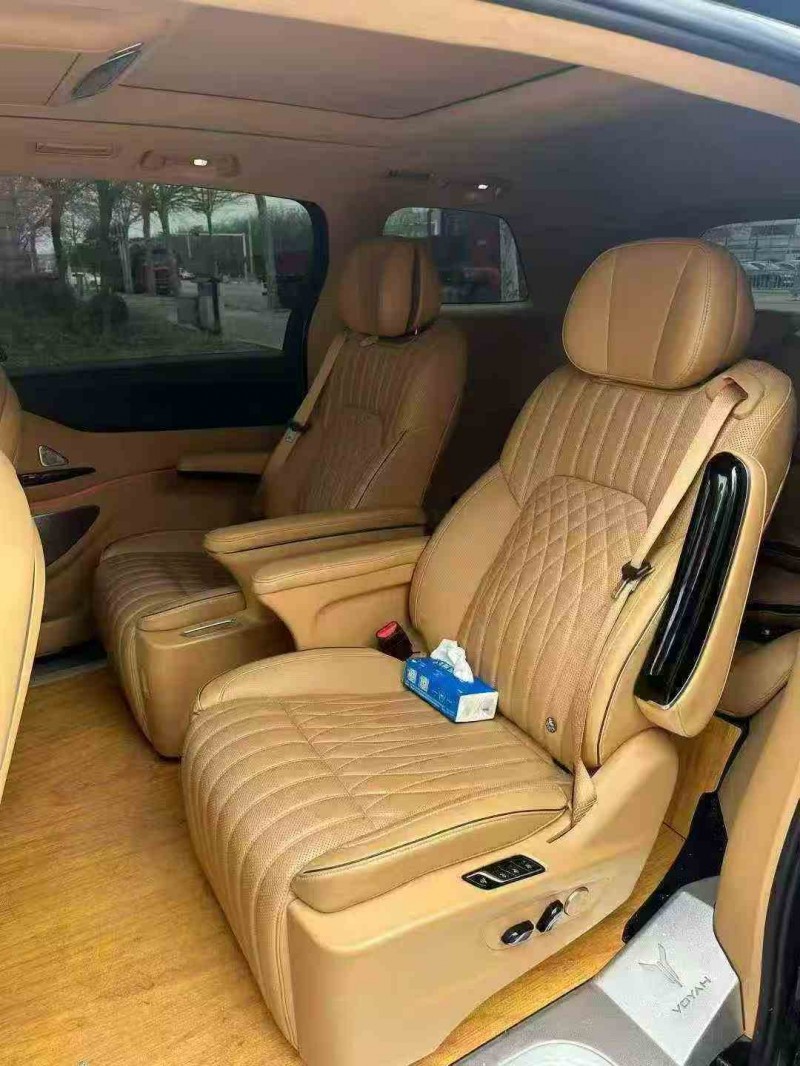 济宁24年岚图汽车梦想家4