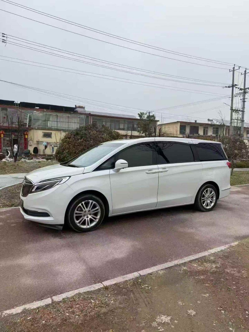 枣庄17年别克GL82