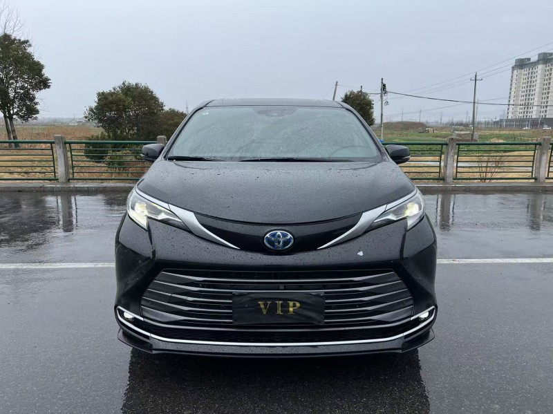 盐城23年丰田塞纳1