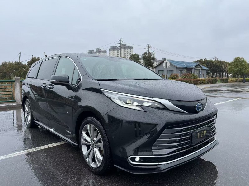 盐城23年丰田塞纳2