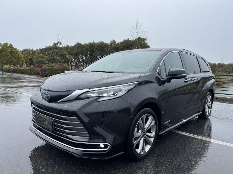 盐城23年丰田塞纳3