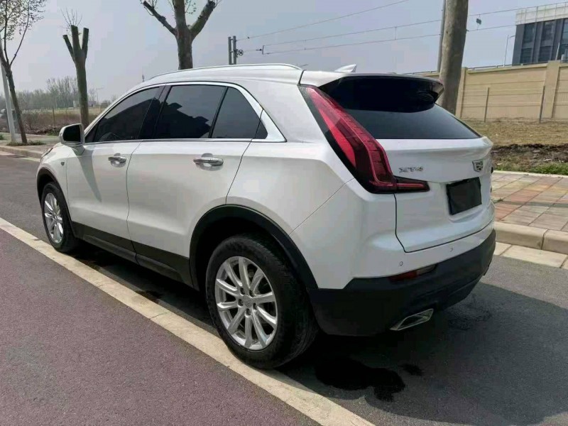 长沙20年凯迪拉克XT44