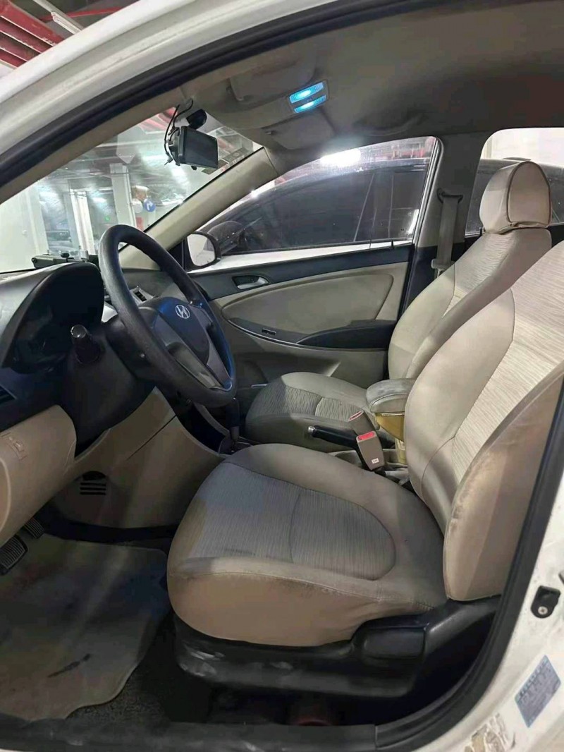 广州15年现代瑞纳5