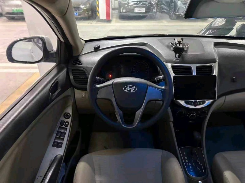 广州15年现代瑞纳9