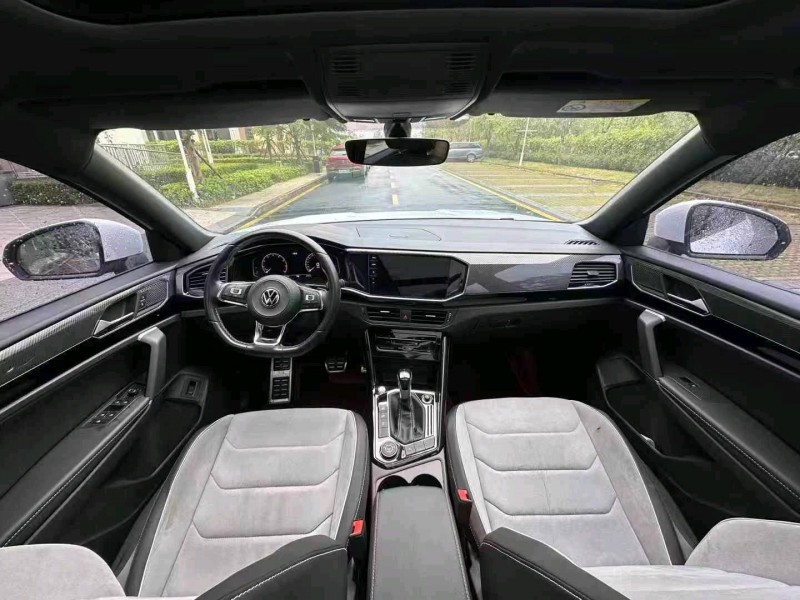 广州22年大众探岳8