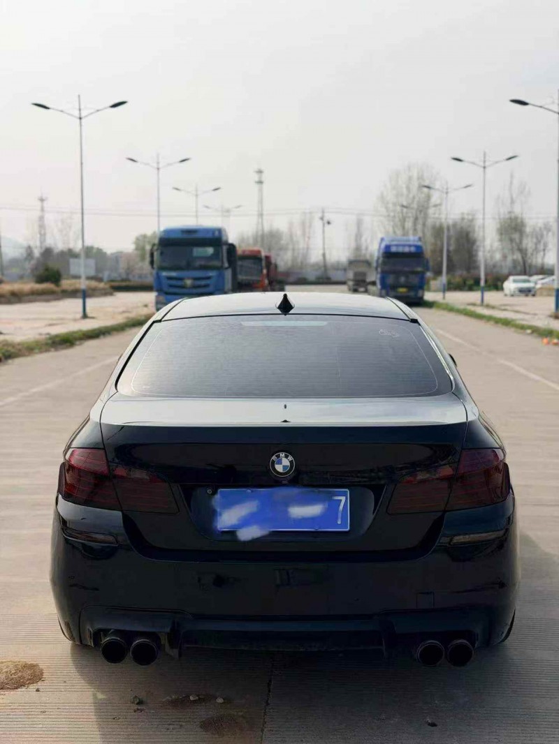 济宁17年宝马5系7