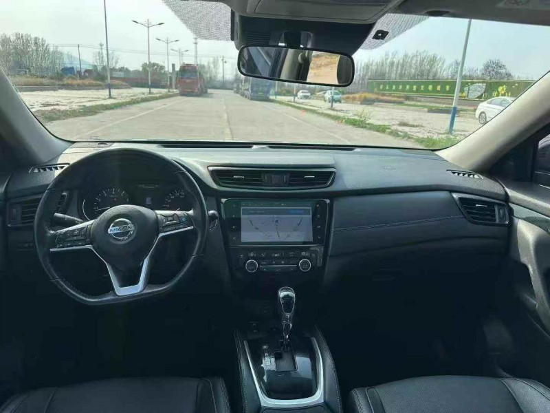 烟台21年日产奇骏4