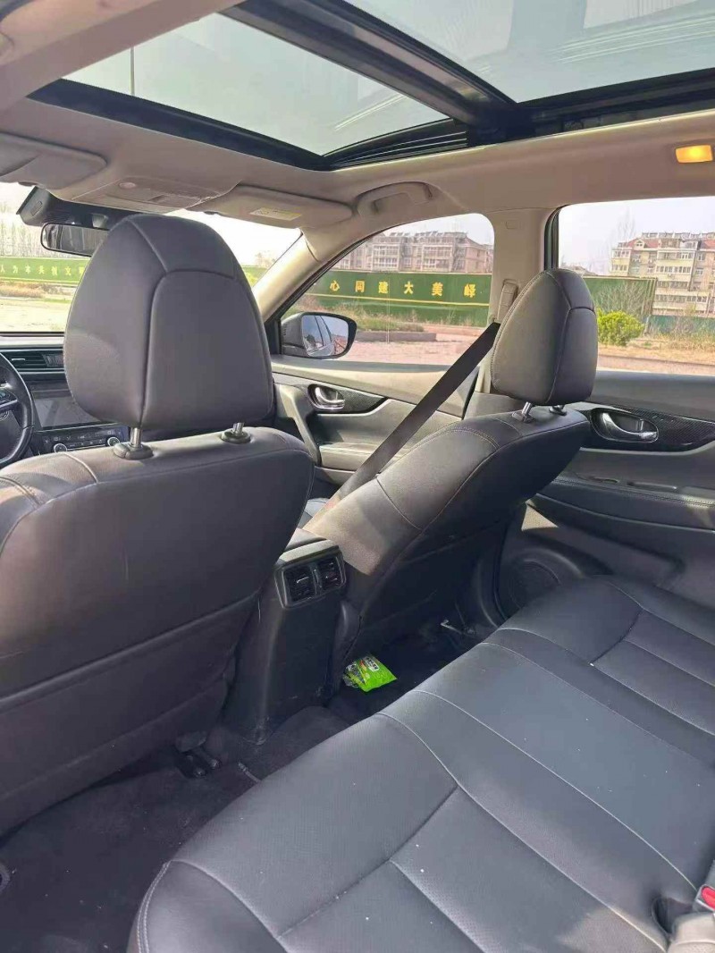 烟台21年日产奇骏5