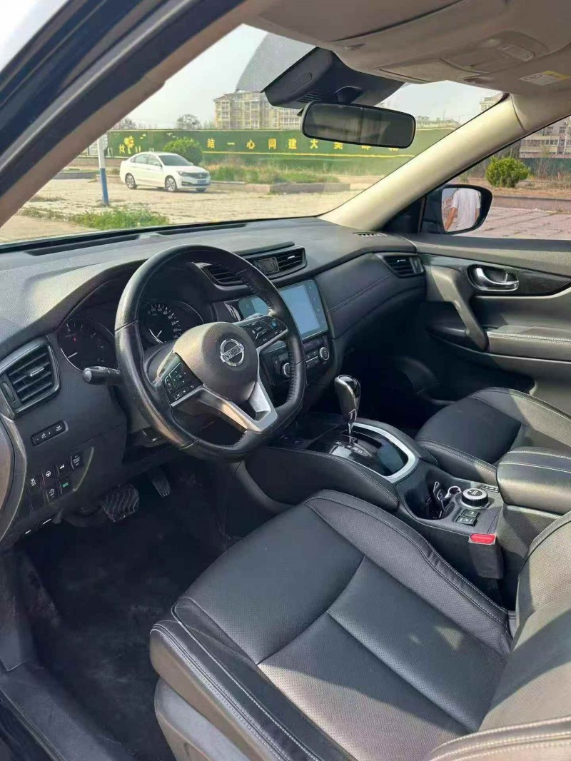 烟台21年日产奇骏6