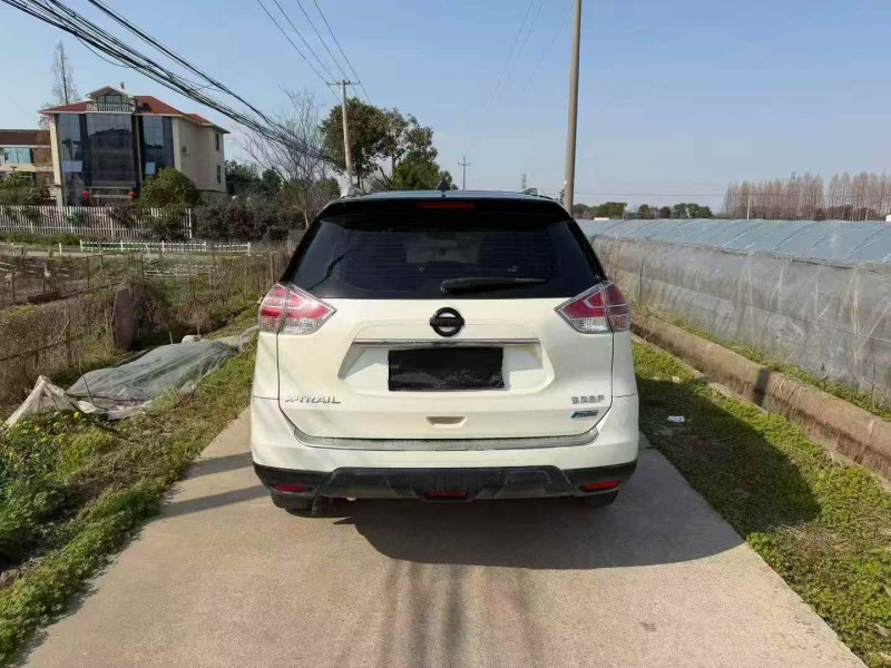 温州14年日产奇骏8