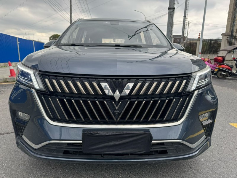 长沙22年五菱汽车佳辰1