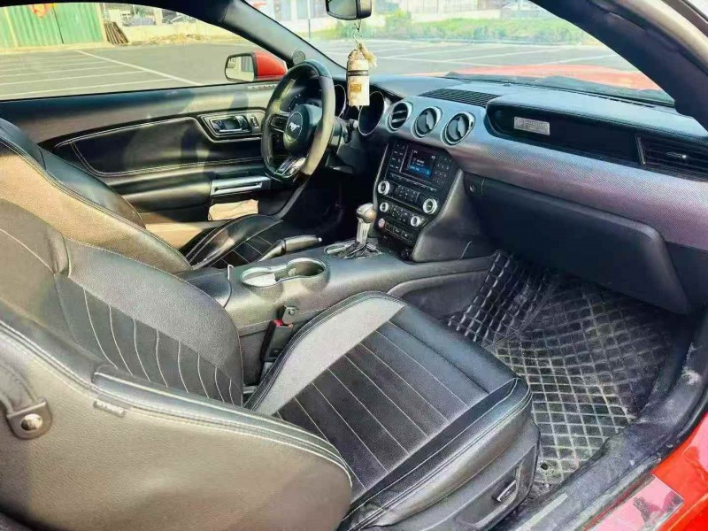 济南15年福特野马5