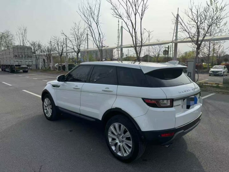 菏泽19年路虎极光7