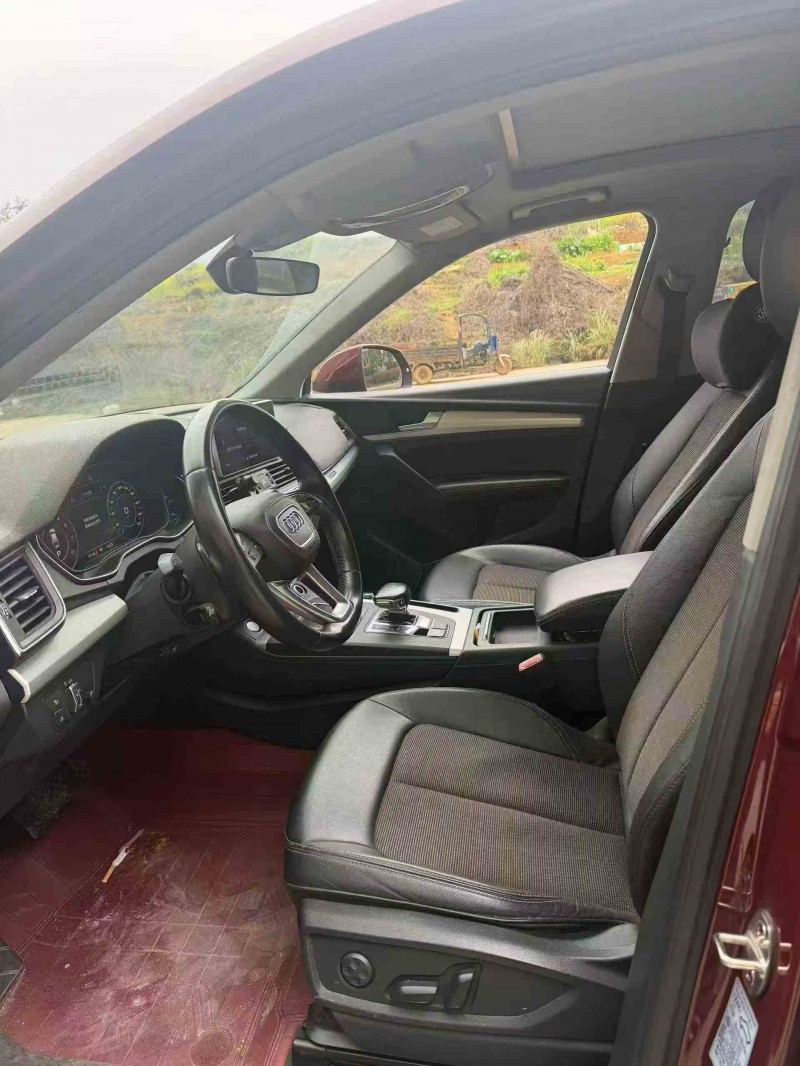 新余19年奥迪Q54