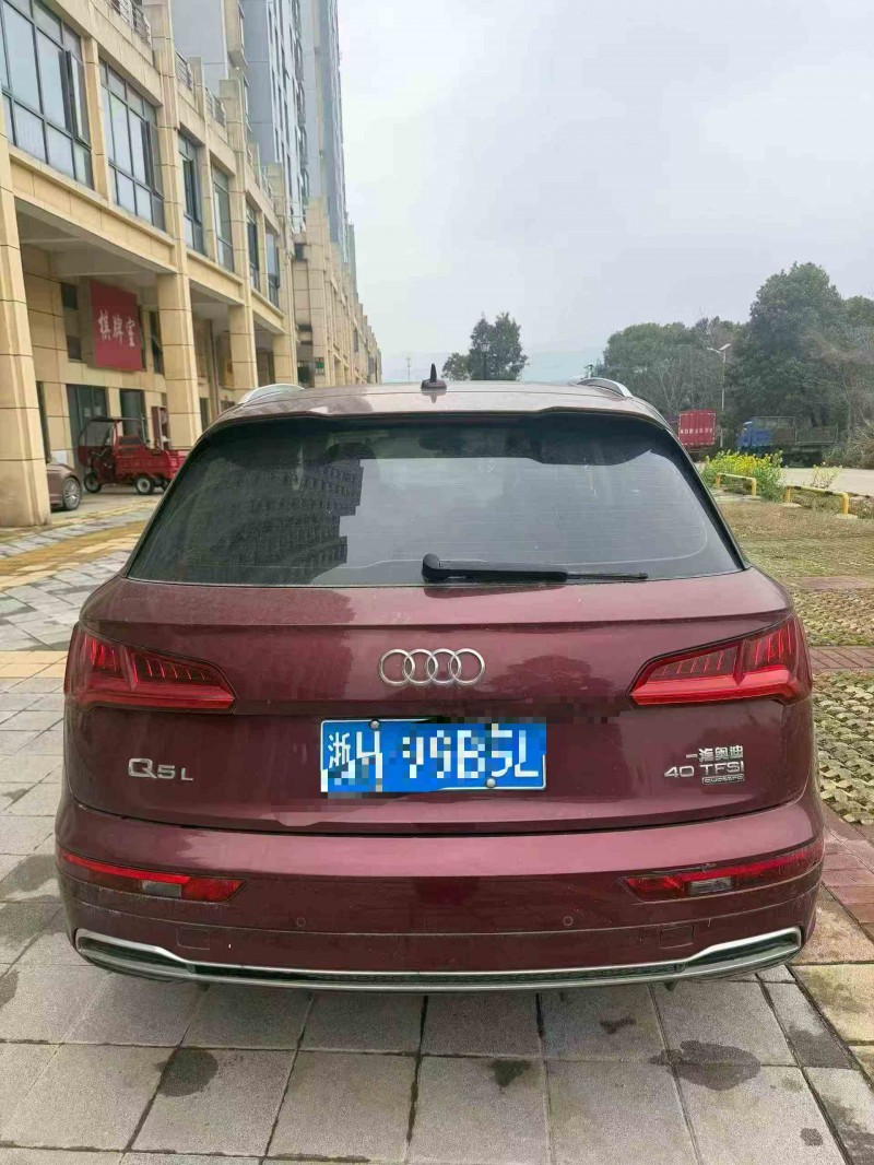 新余19年奥迪Q59