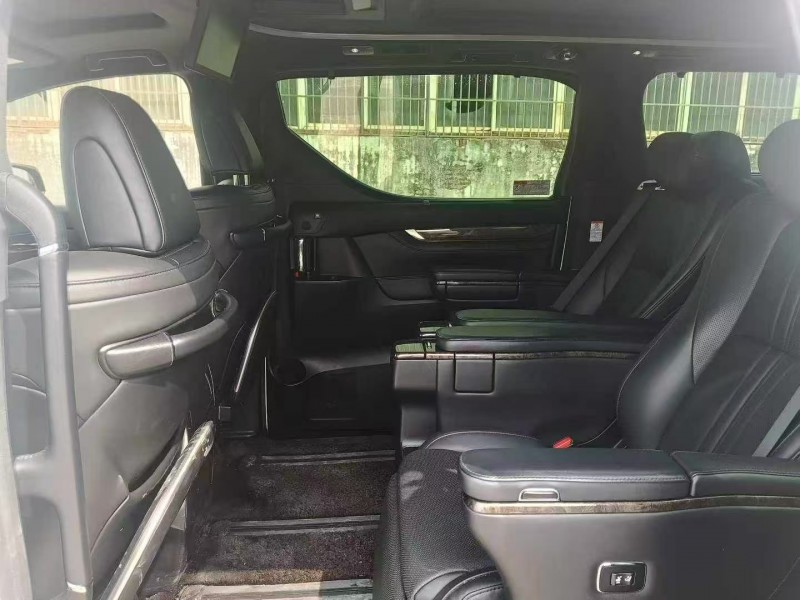 菏泽20年丰田埃尔法5