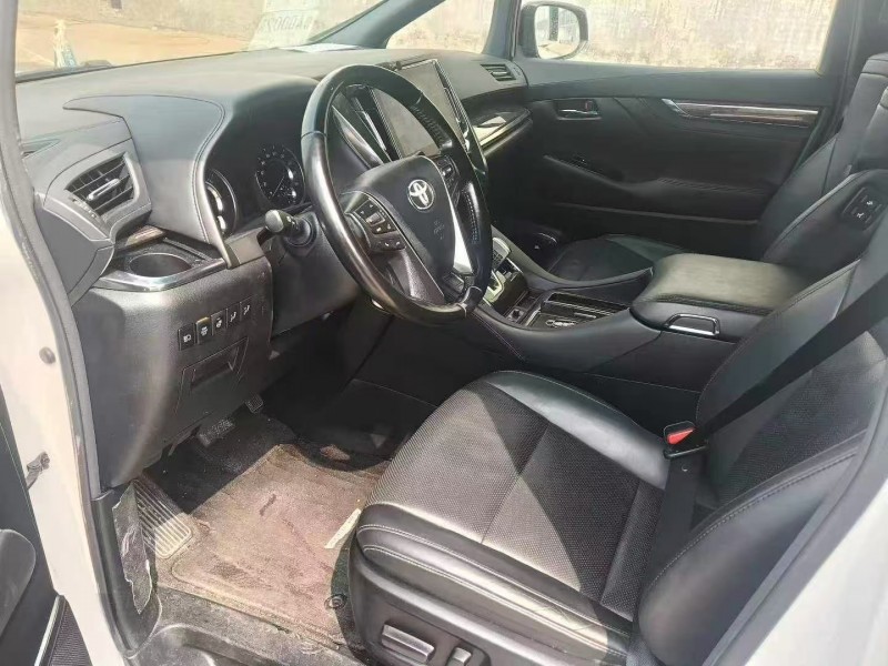 菏泽20年丰田埃尔法6