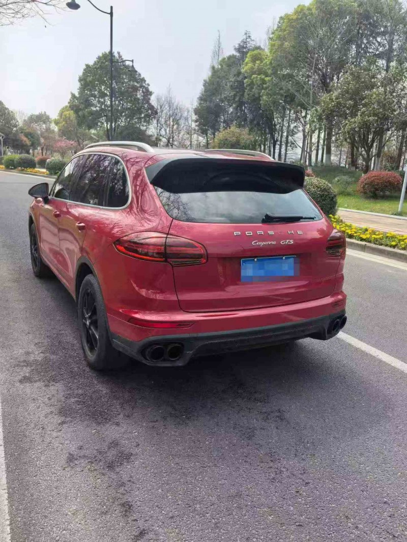 嘉兴17年保时捷卡宴8