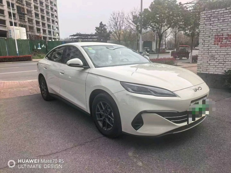 武汉25年比亚迪海豹2