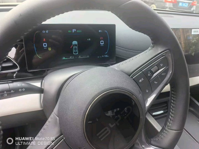 武汉25年比亚迪海豹4