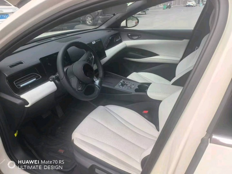 武汉25年比亚迪海豹5