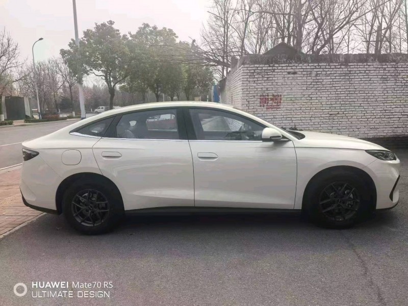 武汉25年比亚迪海豹6